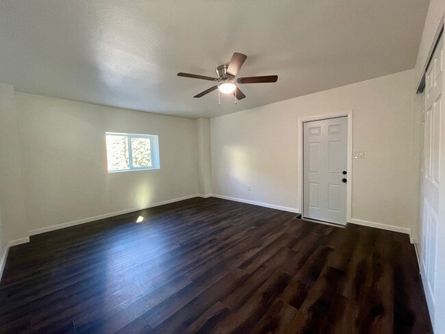 Building Photo - Newly remodeled 1 bedroom 1 Bath home