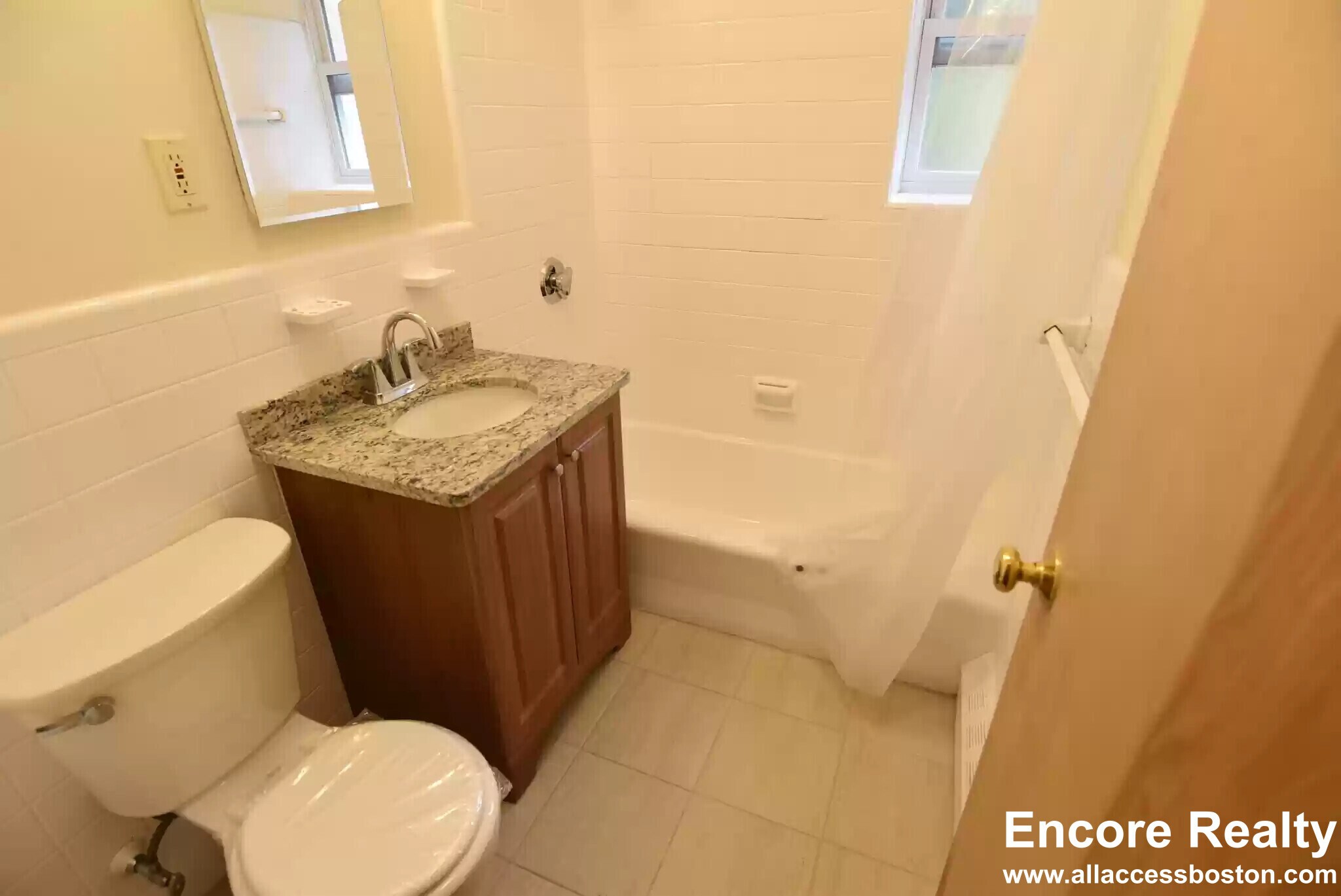 Building Photo - 74 Parkman St