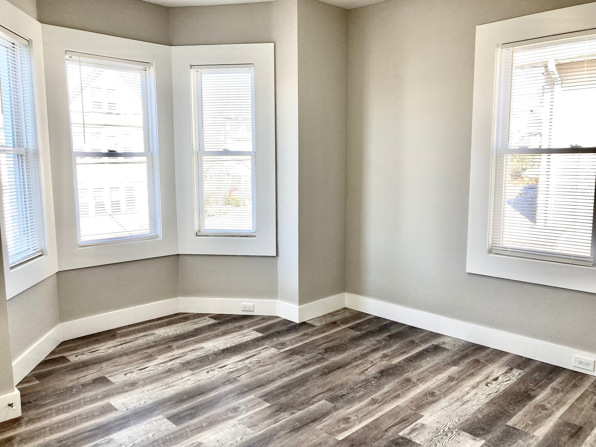 Building Photo - 72 Clinton Pl