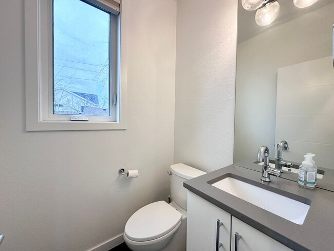 Building Photo - Exceptional Modern 3-Story Single-Family Home Near Woodstock