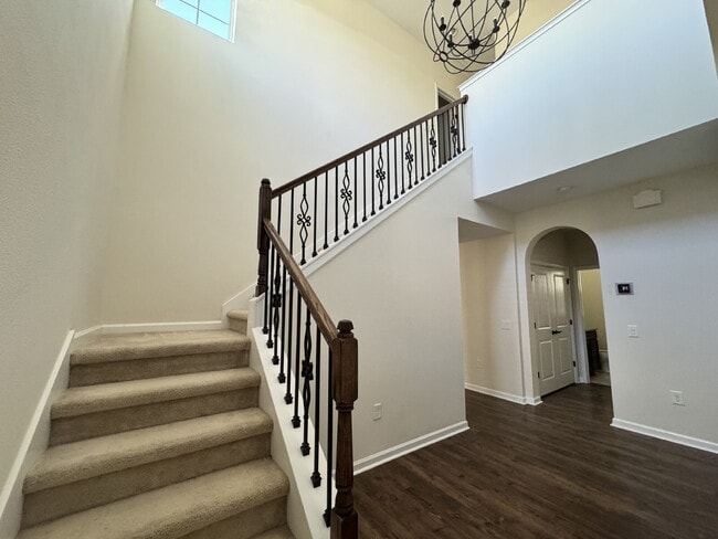 Building Photo - 3-Bed Home?Office room with Granite Touche...