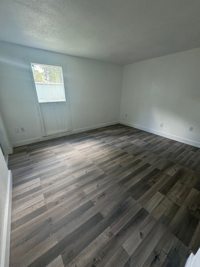 Building Photo - Spacious 3-Bedroom, 2.5-Bathroom Condo – P...