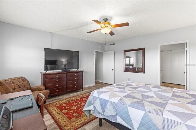 Building Photo - 30 Turner St