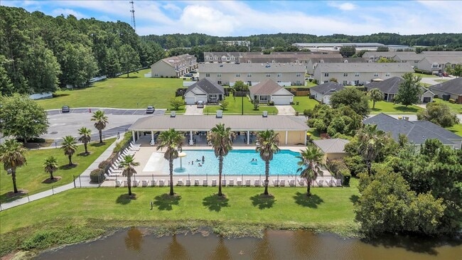 Building Photo - Perfectly Located 3 Bed, 2 Bath Home in Li...