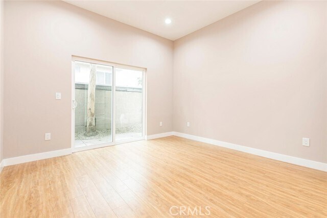 Building Photo - 741 E Doran St
