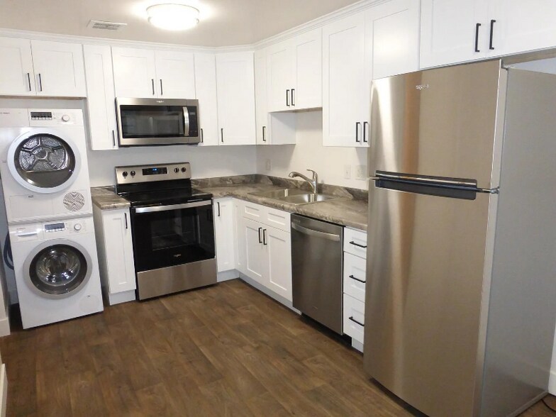 Building Photo - 475 Wall St