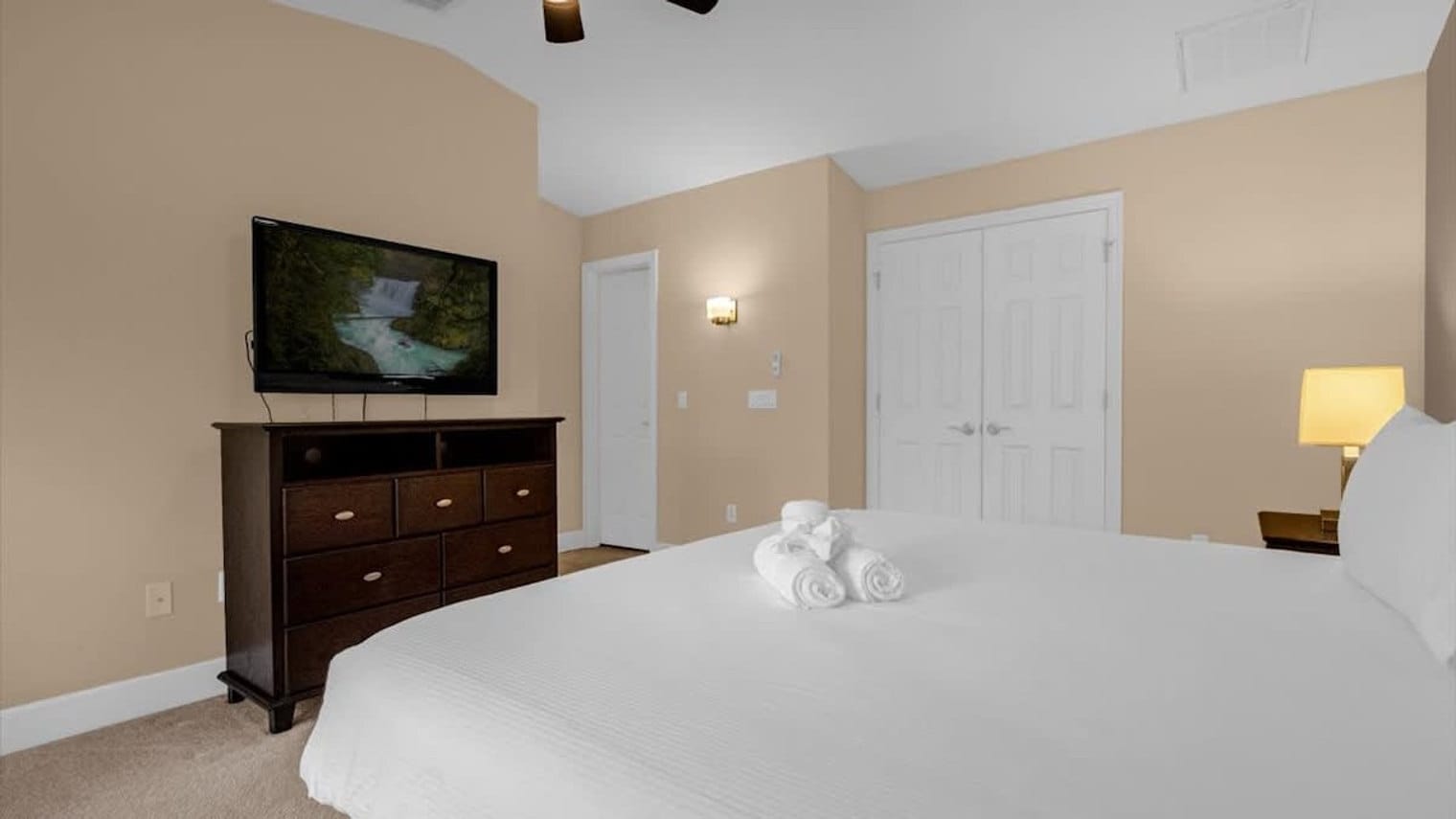 Building Photo - 14590 Damai Ln
