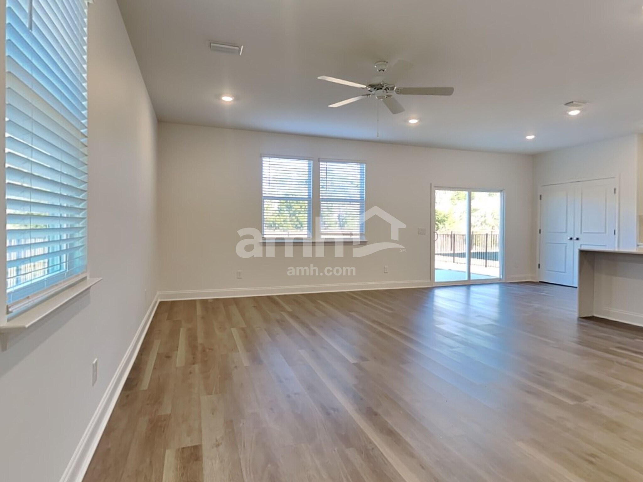 Building Photo - 318 Calla Lily Ct