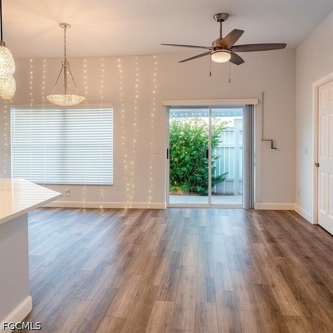 Building Photo - 10700 Aqua Surf Ct