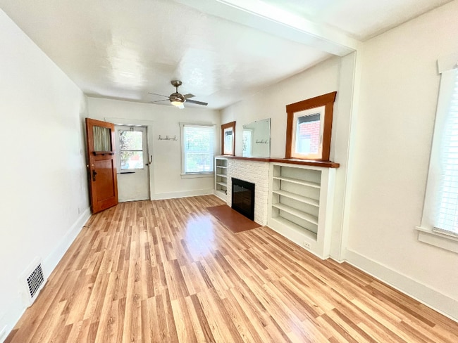 Building Photo - 3853 Julian St