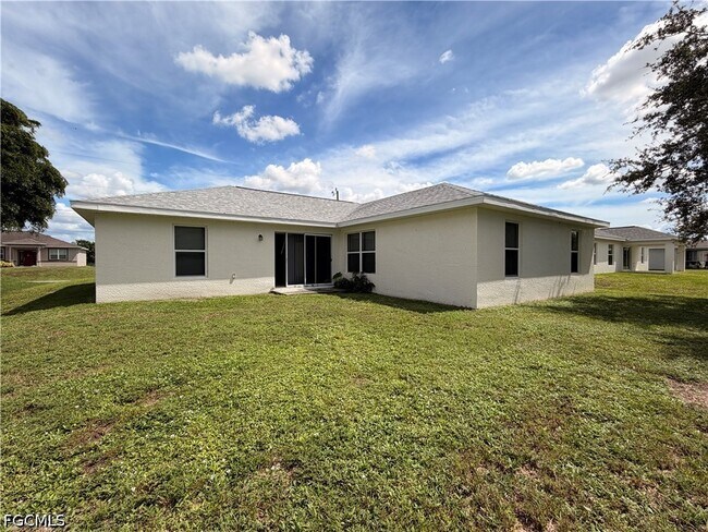 Building Photo - 316 NW 18th Ave
