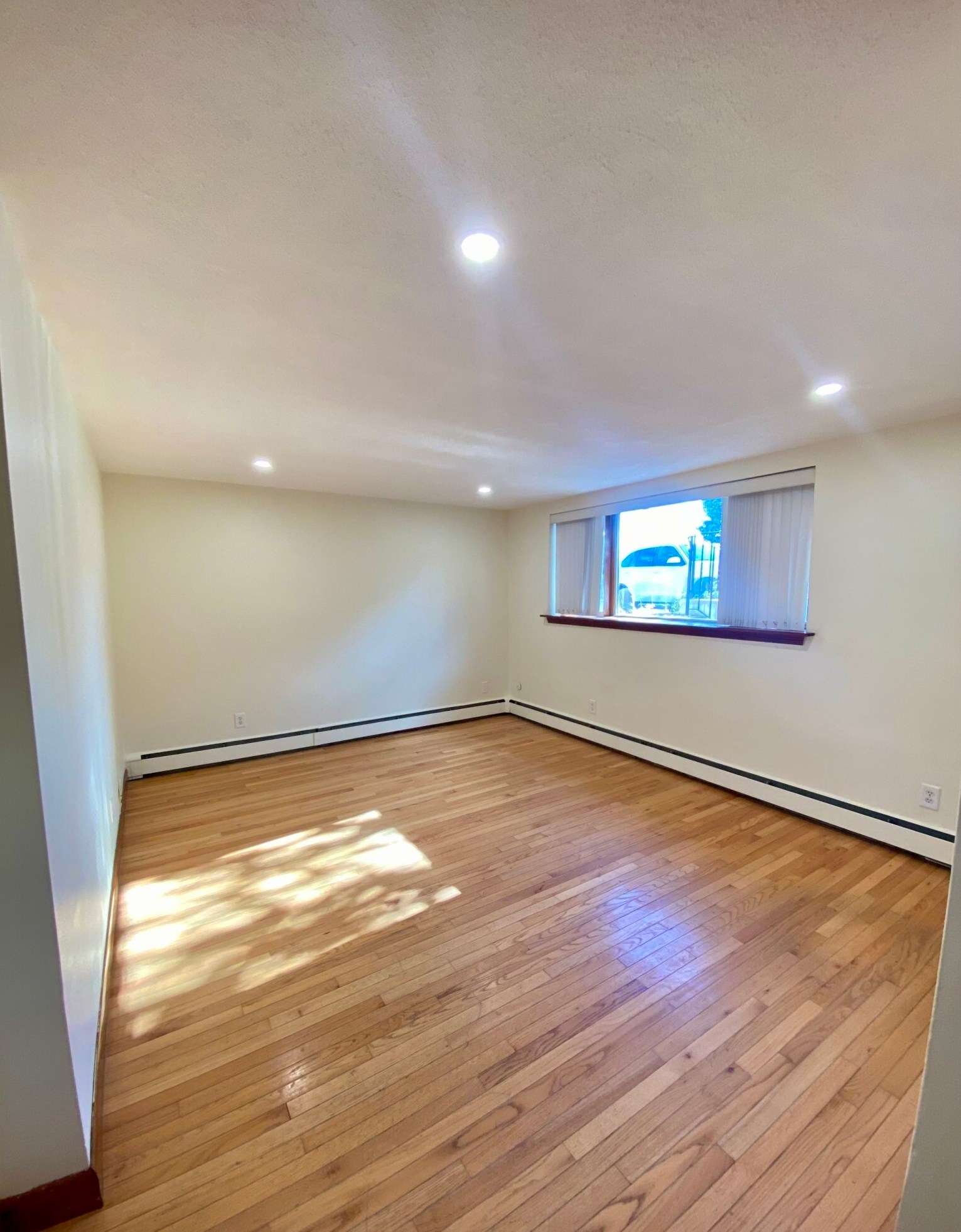 Building Photo - 31 Loomis St