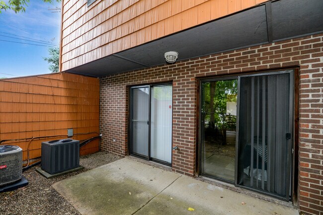 Building Photo - 711 Carroll St
