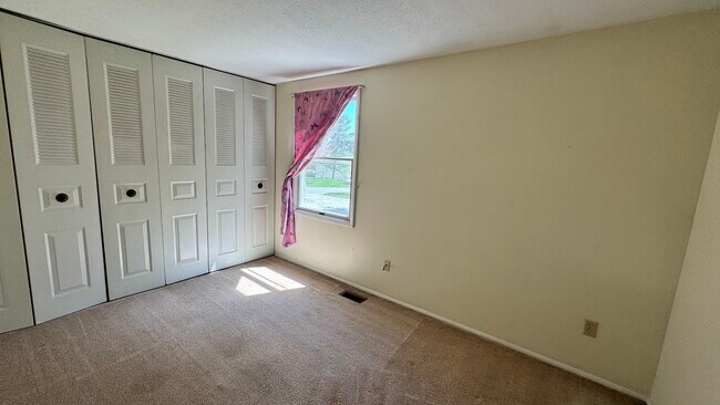 Building Photo - 338 Quail Run Rd