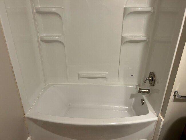 Building Photo - 100 Brittany Dr