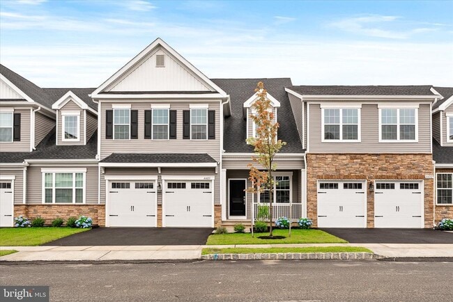 Primary Photo - 4403 Thompson Dr
