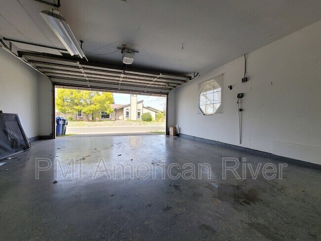 Building Photo - 5108 Parque Vista Way