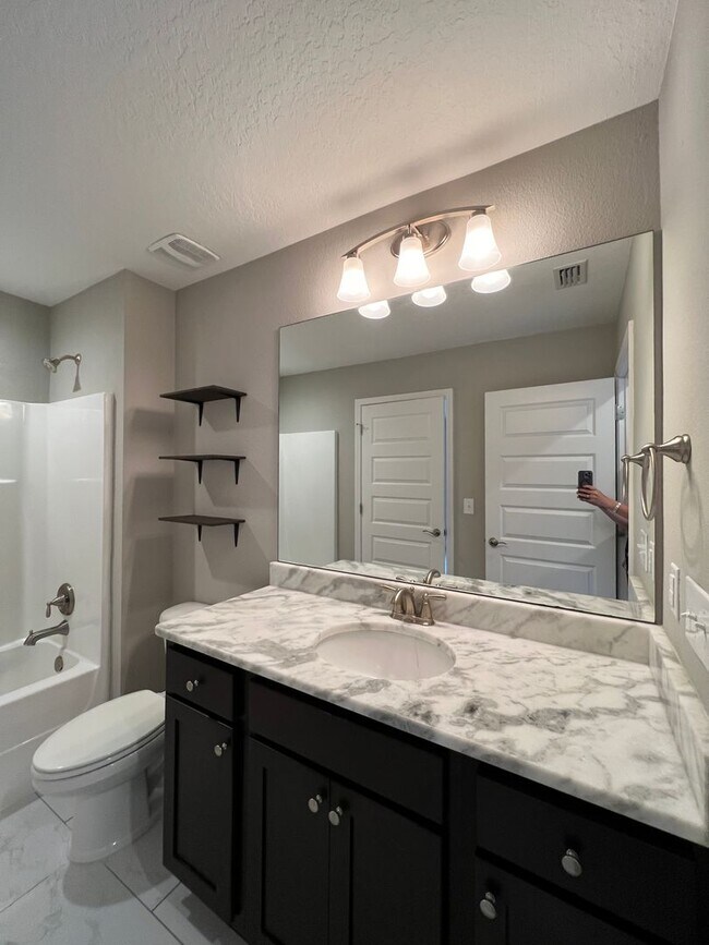 Building Photo - Executive Living