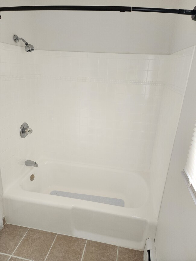 Building Photo - 1864 Murphy Woods Rd