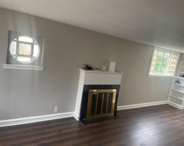 Building Photo - 504 N Pleasant Pl