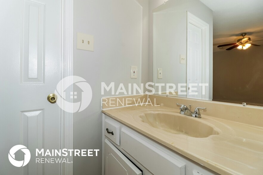 Building Photo - 4022 Castile St