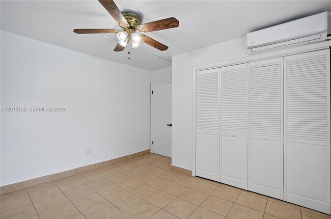Building Photo - 1600 S Le Jeune Rd