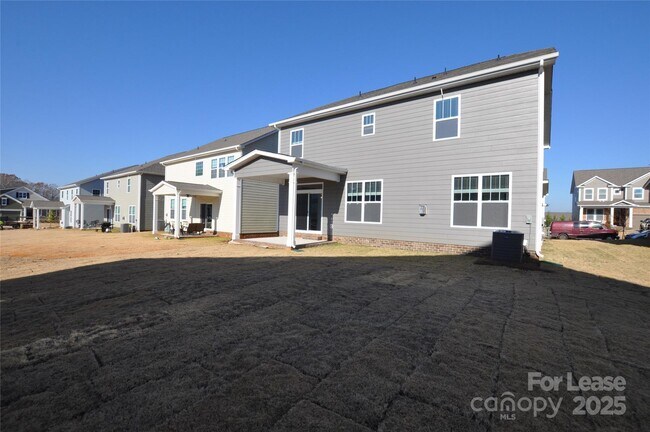 Building Photo - 8007 Oakmere Rd