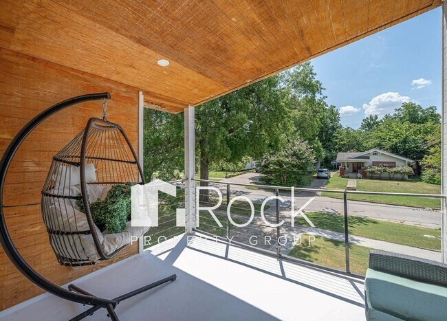 Building Photo - Contemporary 2 Bedroom plus Office/Bonus Room with Loft near Uptown and Plaza Districts   ~One Mo...