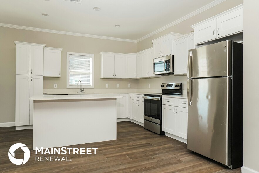 Building Photo - 12315 Tangier St