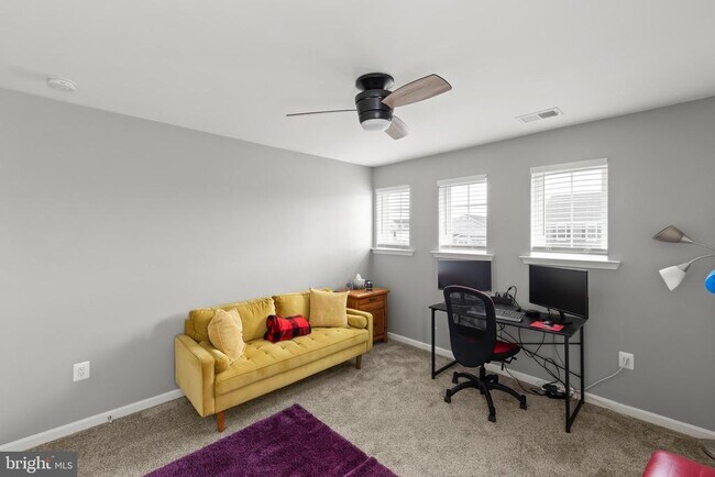 Building Photo - 124 Lenore Ln