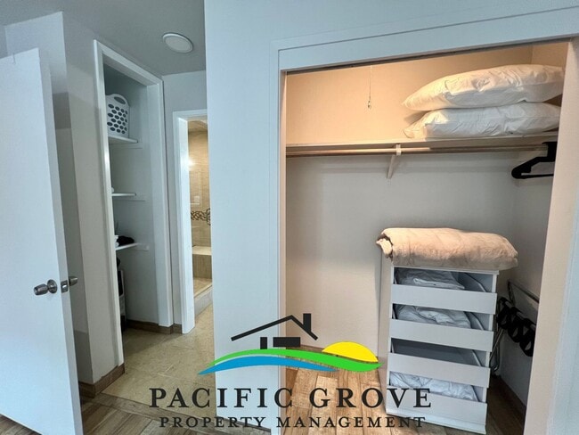 Building Photo - Furnished Single Family Home in Pacific Grove available NOW!