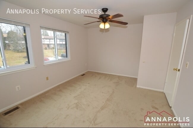 Building Photo - 430 Knottwood Ct