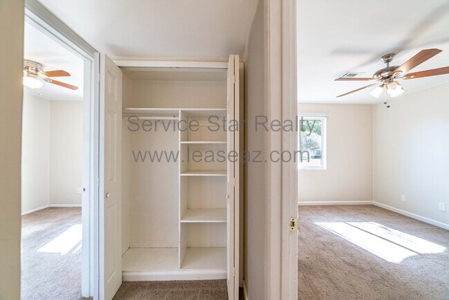 Building Photo - 507 S Hunt Dr