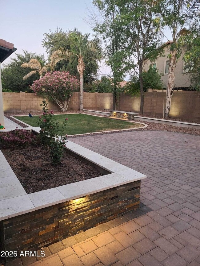 Building Photo - 419 W Balsam Dr