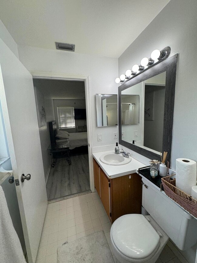 Building Photo - 1371 Thornbank Ln