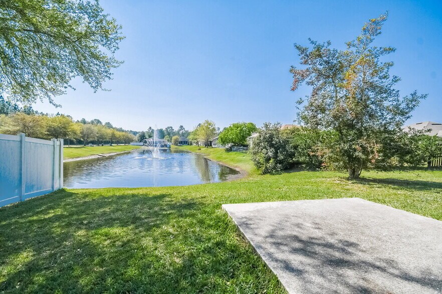 Building Photo - 11412 Brian Lakes Dr N