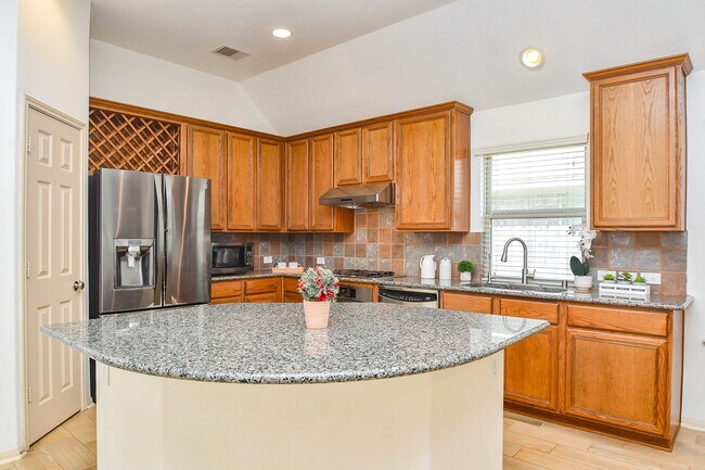 Building Photo - 16814 Ranger Ridge Dr