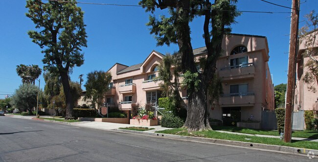 Building Photo - Orion Court Apartments