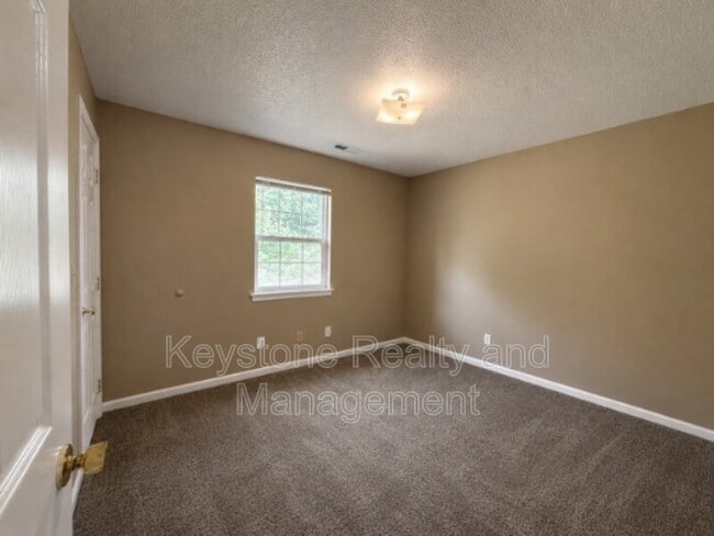 Building Photo - 1375 Thompsonville Ln