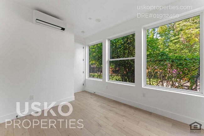 Building Photo - "Charming 1-Bedroom Unit in Sacramento's H...