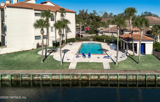 Building Photo - 3820 La Vista Cir