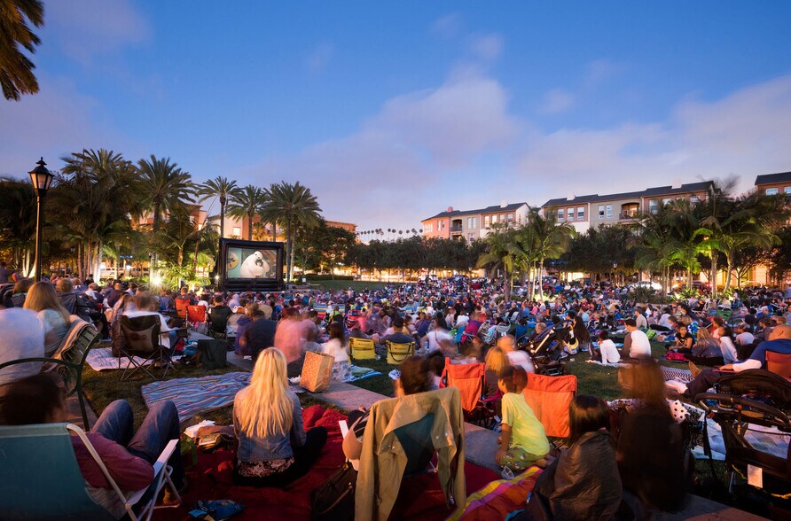 Building Photo - 13045 Pacific Promenade