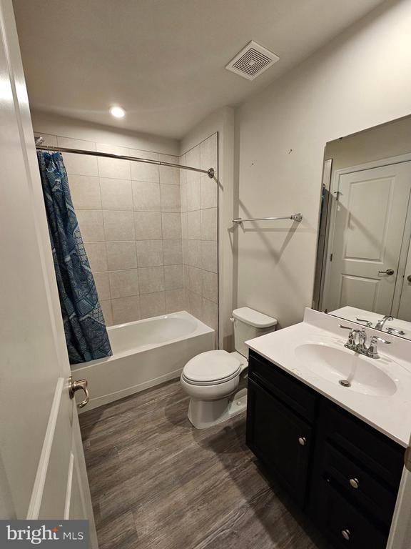Building Photo - 1009 Rampart Dr