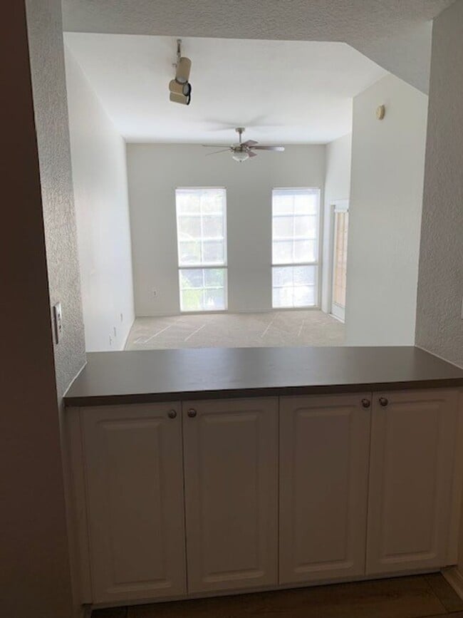 Building Photo - Hyde Park SOHO | 2BR/2BA Condo
