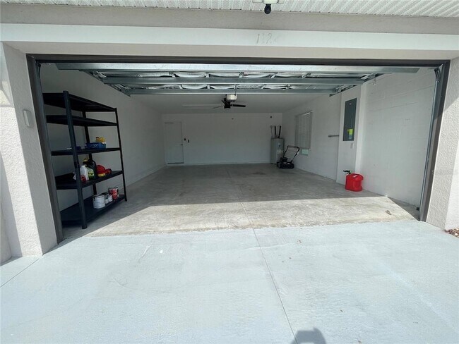 Building Photo - 112 Oakwood Ct