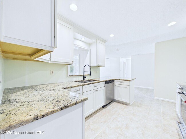 Building Photo - 1523 Breese St NE