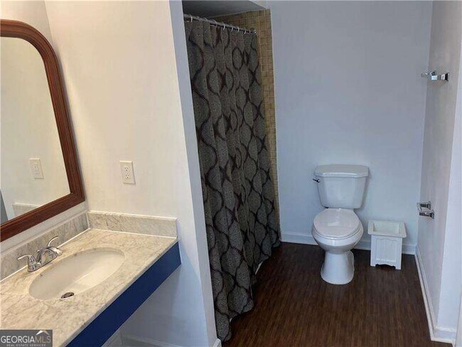 Building Photo - 3095 Colonial Way