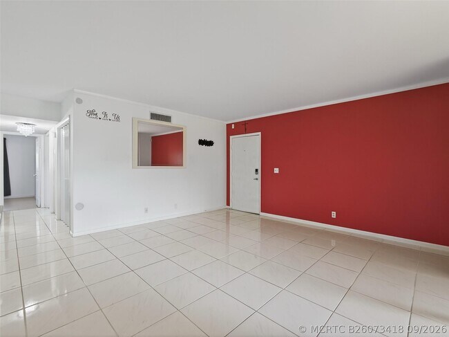 Building Photo - 8400 W Sample Rd