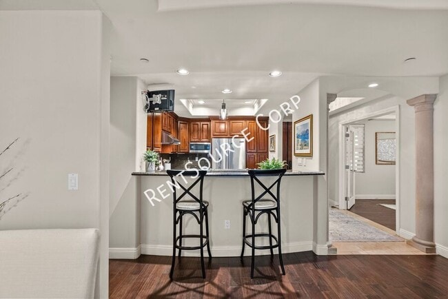 Building Photo - 12044 Hoffman St