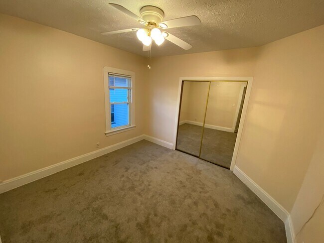 Building Photo - Daisy4001